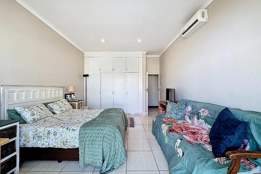9 Bedroom Property for Sale in Mooikloof Equestrian Estate Gauteng