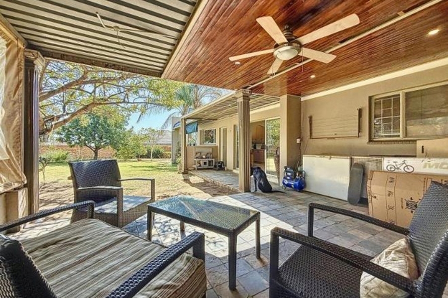9 Bedroom Property for Sale in Mooikloof Equestrian Estate Gauteng