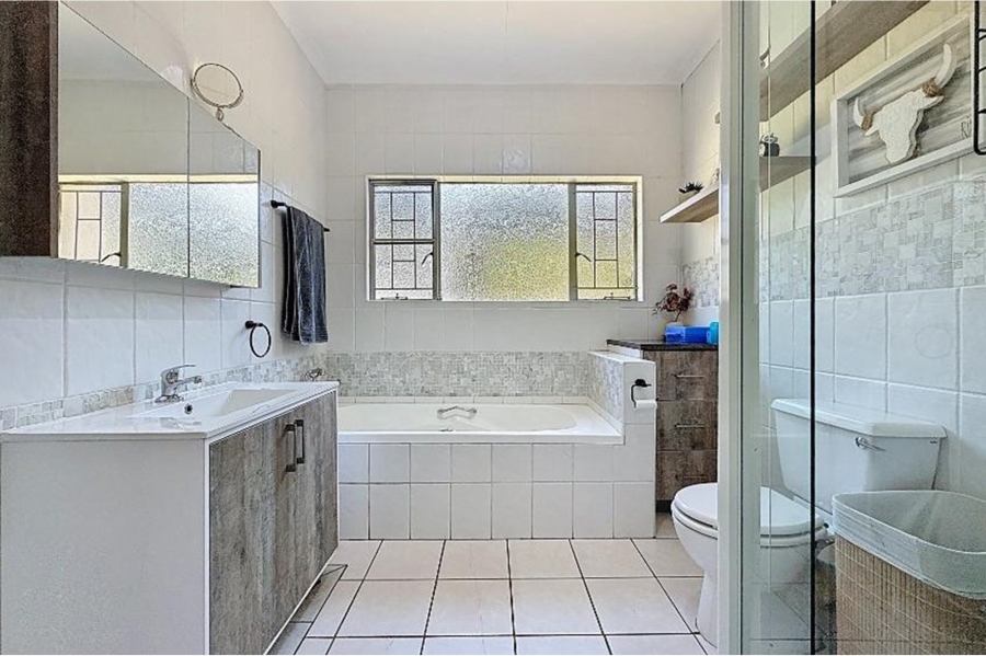 9 Bedroom Property for Sale in Mooikloof Equestrian Estate Gauteng