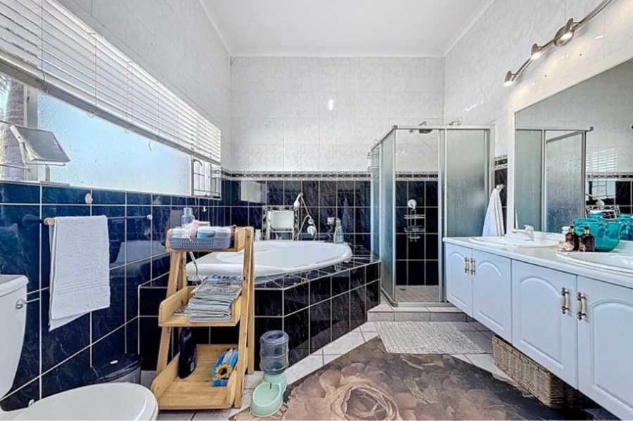 9 Bedroom Property for Sale in Mooikloof Equestrian Estate Gauteng