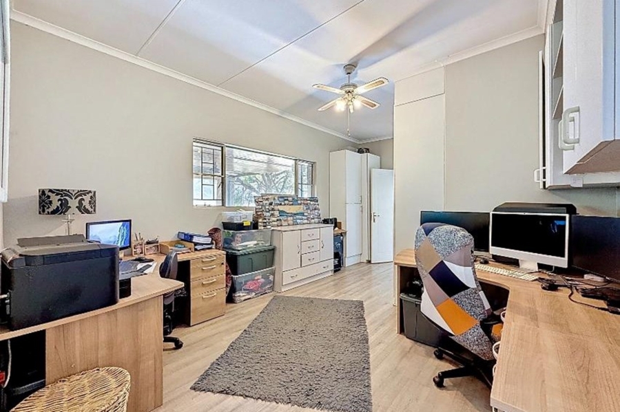 9 Bedroom Property for Sale in Mooikloof Equestrian Estate Gauteng