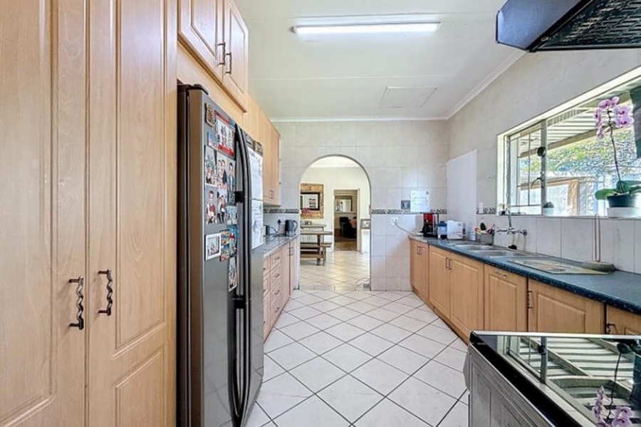 9 Bedroom Property for Sale in Mooikloof Equestrian Estate Gauteng