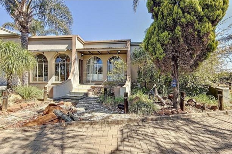 9 Bedroom Property for Sale in Mooikloof Equestrian Estate Gauteng