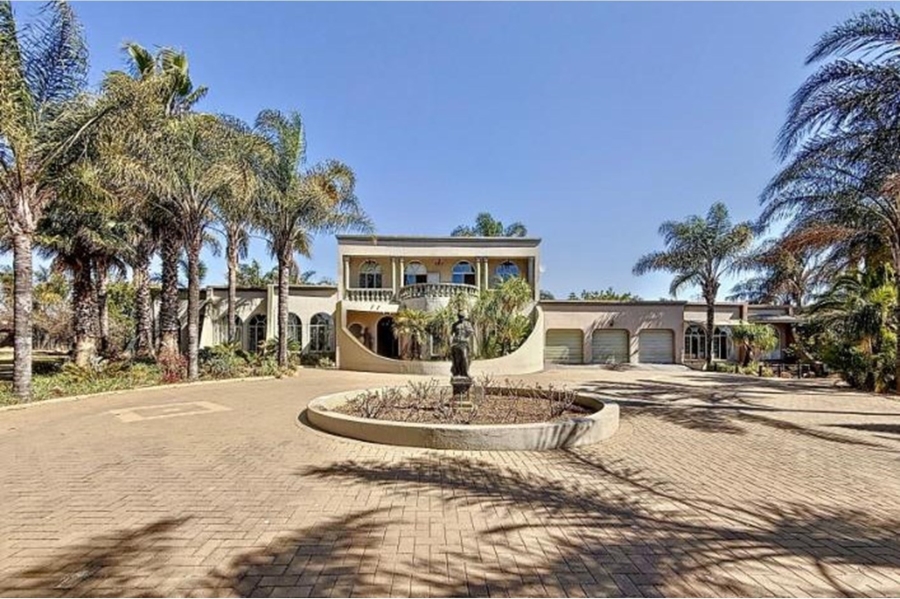 9 Bedroom Property for Sale in Mooikloof Equestrian Estate Gauteng