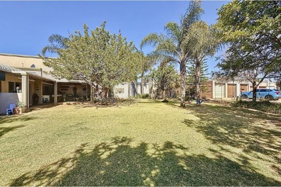 9 Bedroom Property for Sale in Mooikloof Equestrian Estate Gauteng