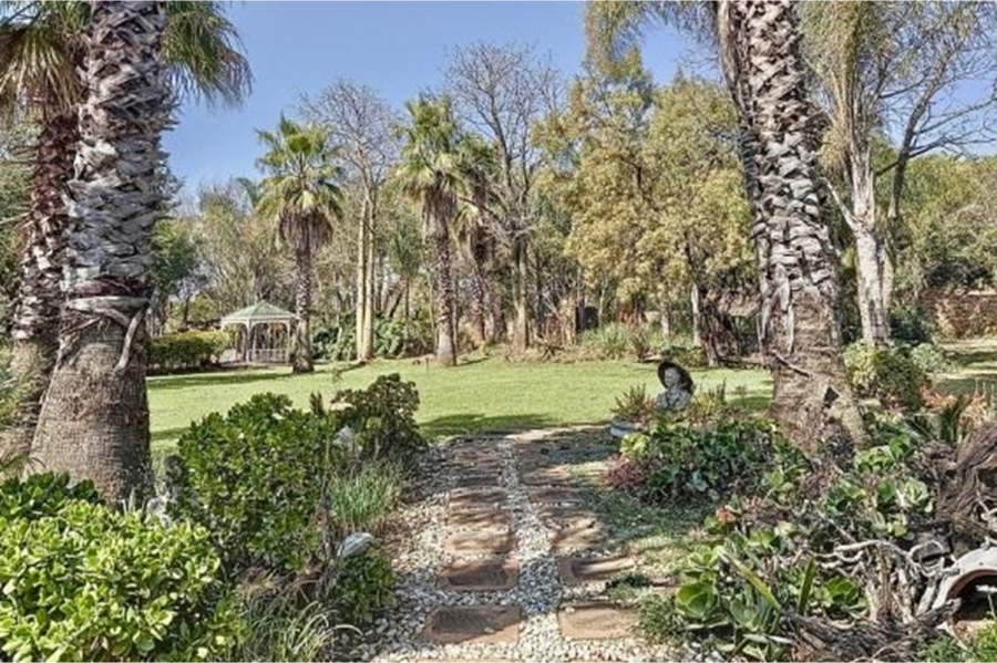 9 Bedroom Property for Sale in Mooikloof Equestrian Estate Gauteng