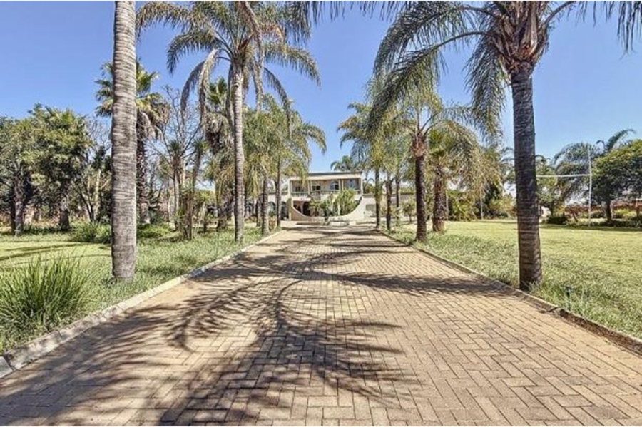 9 Bedroom Property for Sale in Mooikloof Equestrian Estate Gauteng