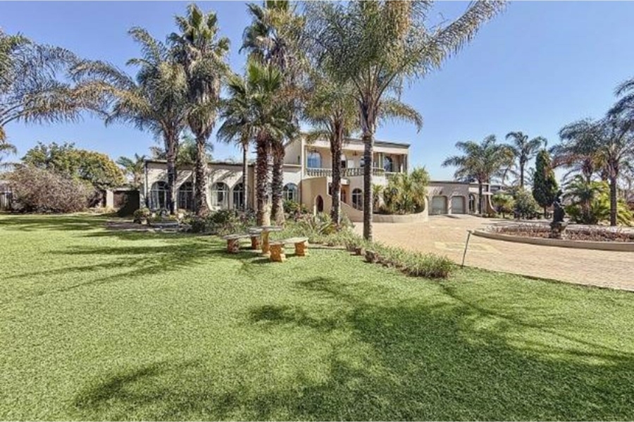 9 Bedroom Property for Sale in Mooikloof Equestrian Estate Gauteng