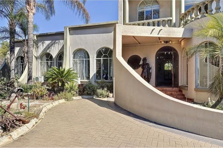 9 Bedroom Property for Sale in Mooikloof Equestrian Estate Gauteng