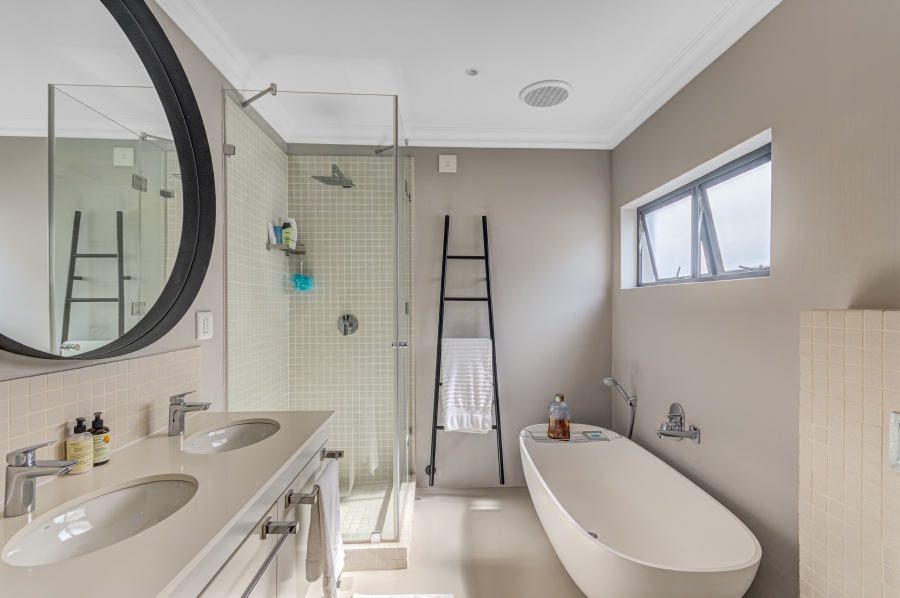 3 Bedroom Property for Sale in Broadacres Gauteng