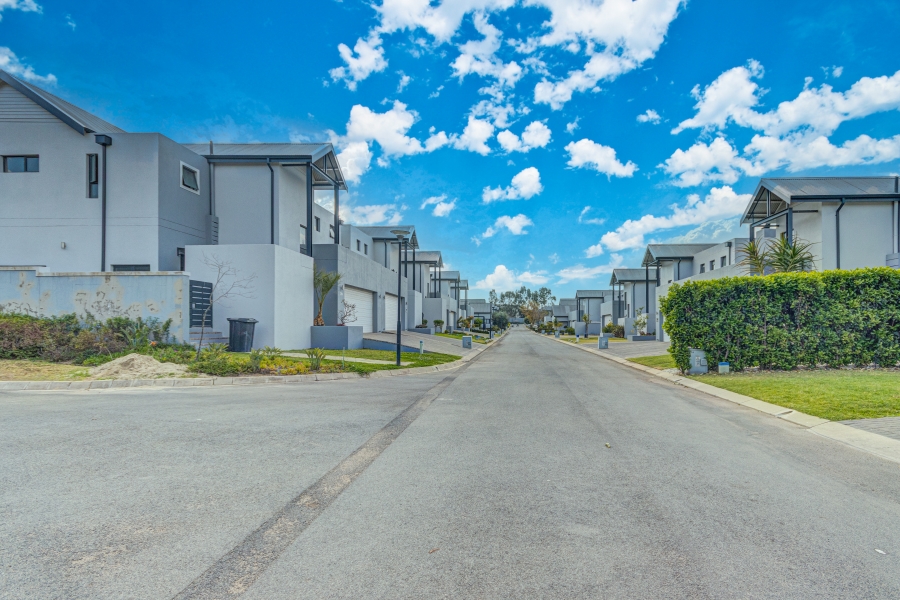 3 Bedroom Property for Sale in Broadacres Gauteng