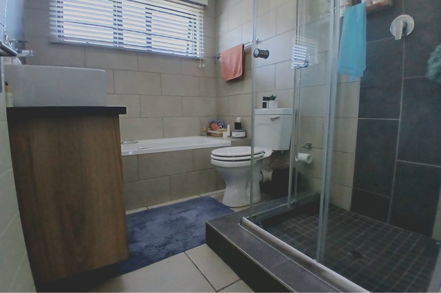 2 Bedroom Property for Sale in Rivonia Gauteng