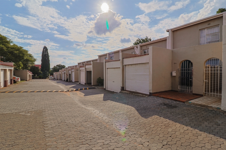 2 Bedroom Property for Sale in Haddon Gauteng