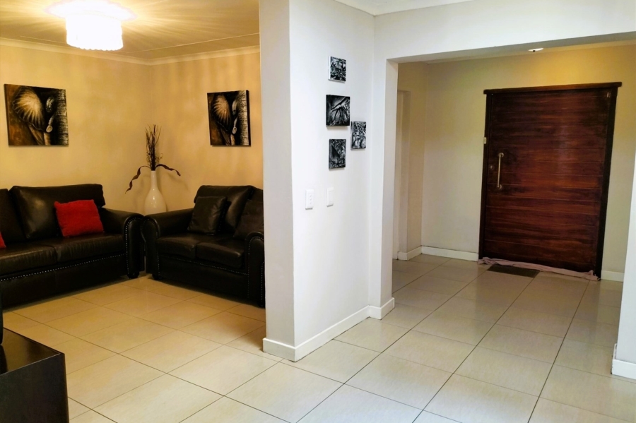 To Let 5 Bedroom Property for Rent in Moreleta Park Gauteng