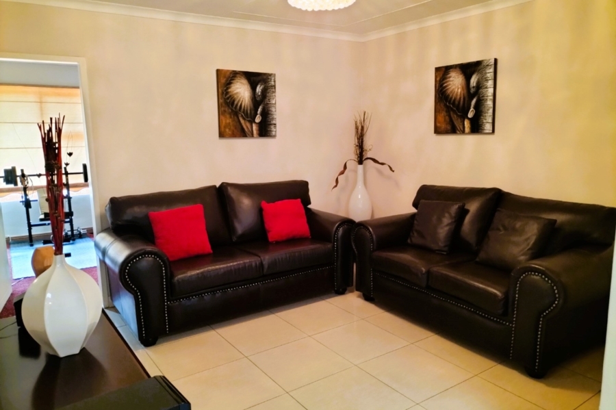 To Let 5 Bedroom Property for Rent in Moreleta Park Gauteng