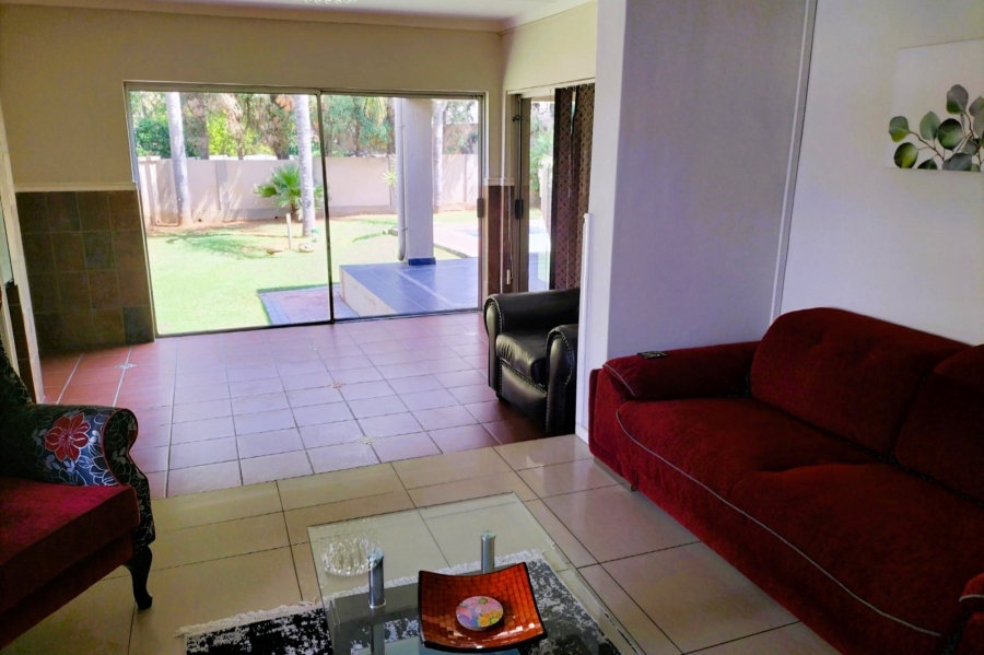 To Let 5 Bedroom Property for Rent in Moreleta Park Gauteng