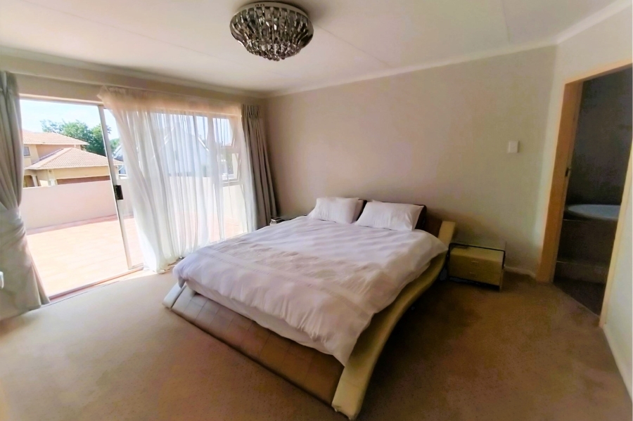 To Let 5 Bedroom Property for Rent in Moreleta Park Gauteng