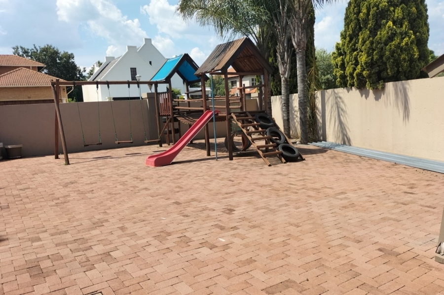 To Let 5 Bedroom Property for Rent in Moreleta Park Gauteng