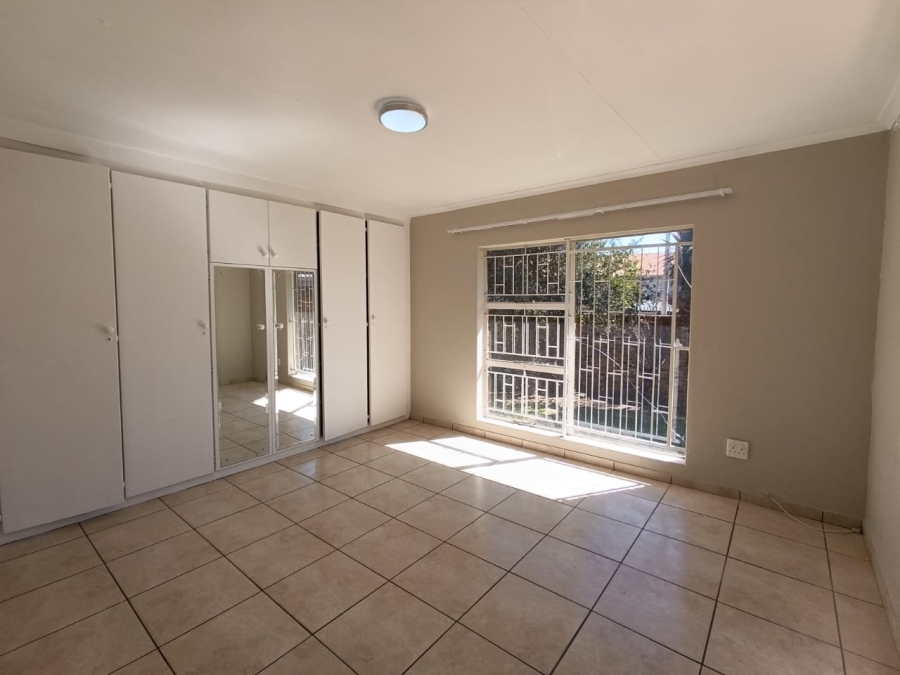 2 Bedroom Property for Sale in New Redruth Gauteng