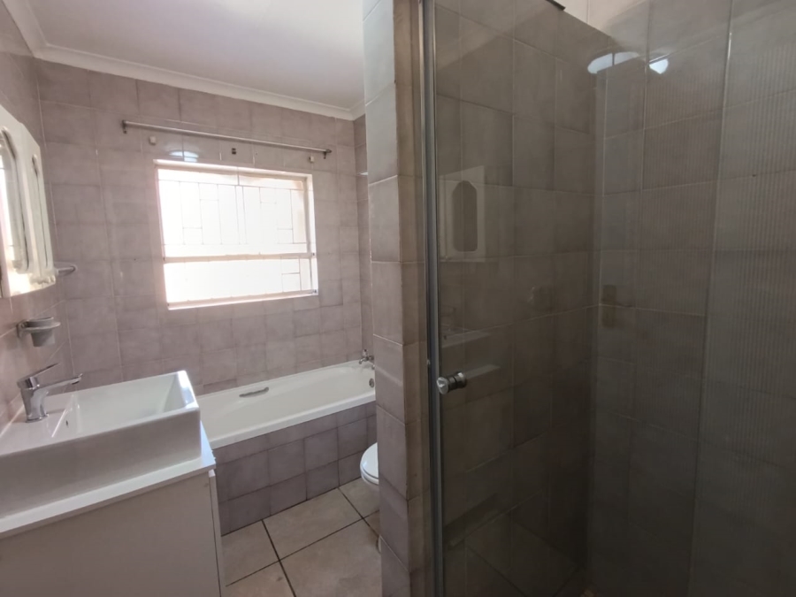 2 Bedroom Property for Sale in New Redruth Gauteng