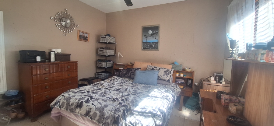 2 Bedroom Property for Sale in Noordheuwel Gauteng