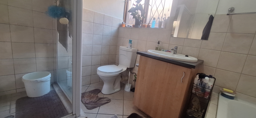 2 Bedroom Property for Sale in Noordheuwel Gauteng