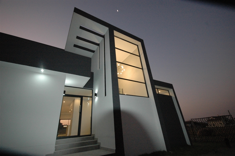 3 Bedroom Property for Sale in Broadacres Gauteng