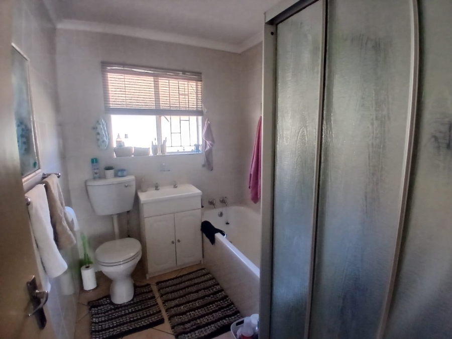 3 Bedroom Property for Sale in Terenure Gauteng