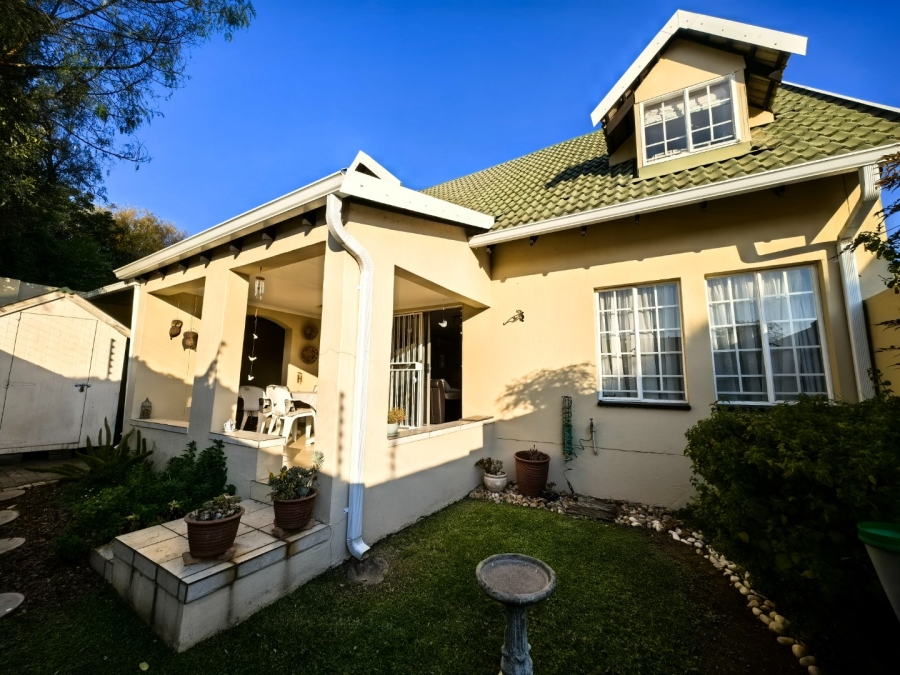 2 Bedroom Property for Sale in Sonneglans Gauteng