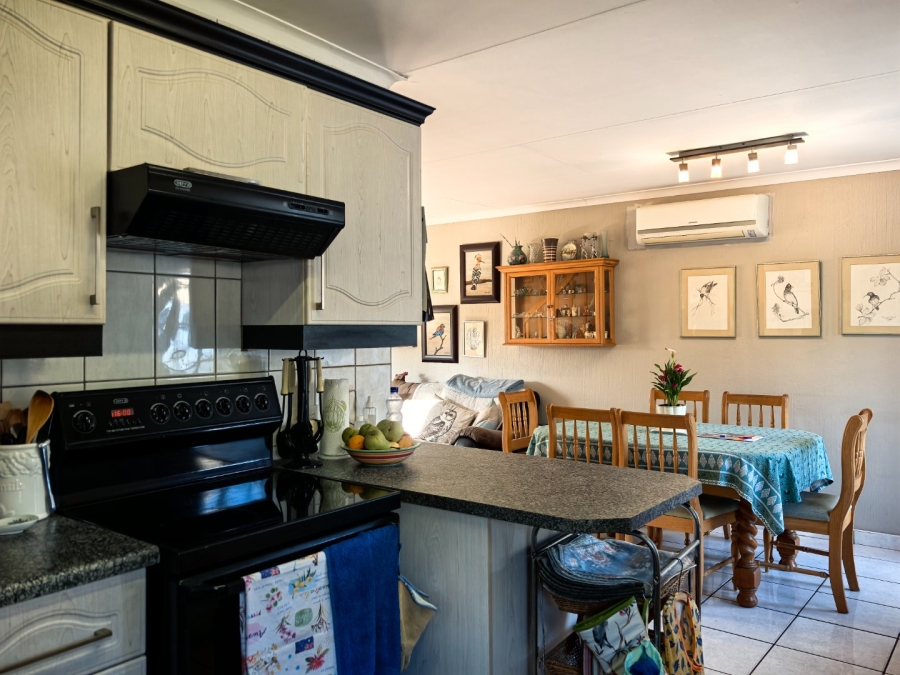 2 Bedroom Property for Sale in Sonneglans Gauteng