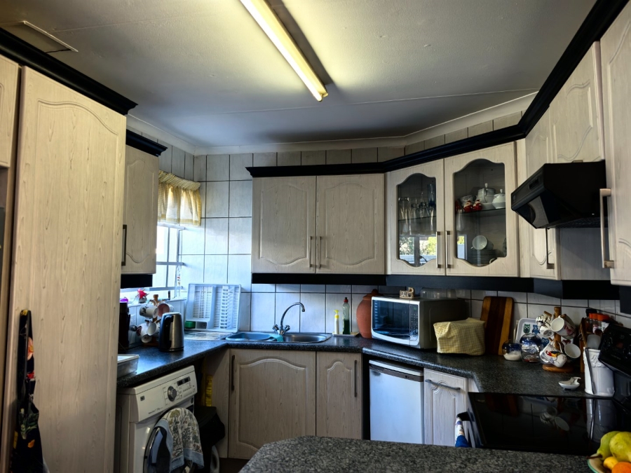 2 Bedroom Property for Sale in Sonneglans Gauteng