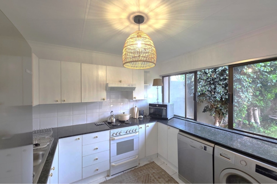To Let 2 Bedroom Property for Rent in Paulshof Gauteng
