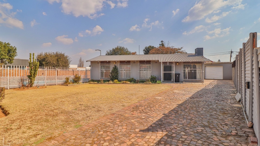 5 Bedroom Property for Sale in Impala Park Gauteng