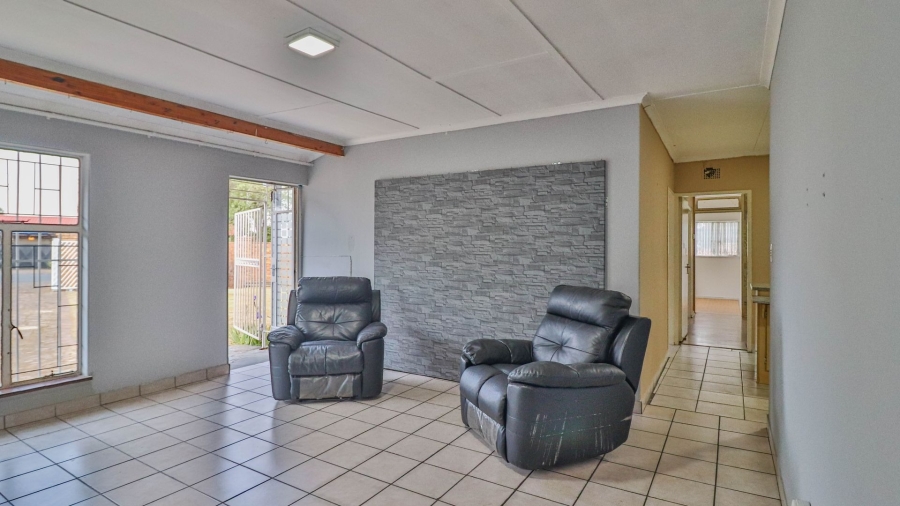 5 Bedroom Property for Sale in Impala Park Gauteng