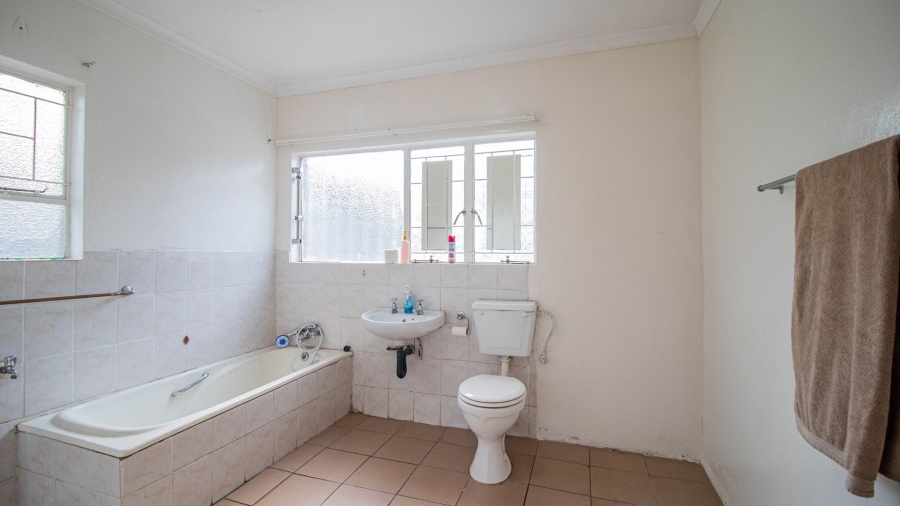 5 Bedroom Property for Sale in Impala Park Gauteng
