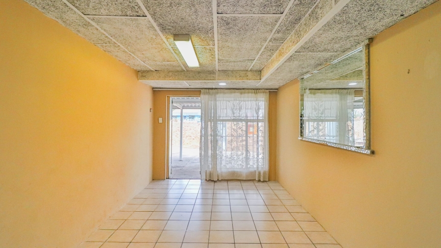5 Bedroom Property for Sale in Impala Park Gauteng