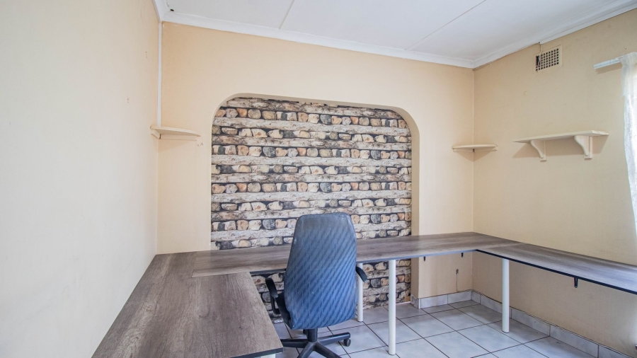 5 Bedroom Property for Sale in Impala Park Gauteng