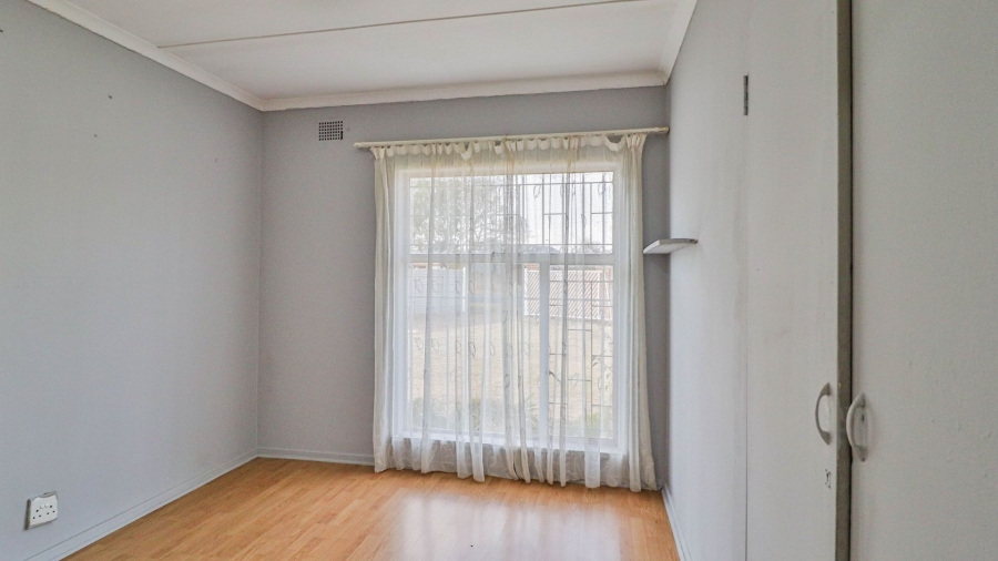 5 Bedroom Property for Sale in Impala Park Gauteng
