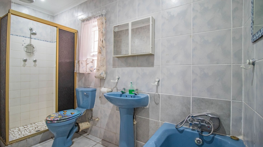 5 Bedroom Property for Sale in Impala Park Gauteng