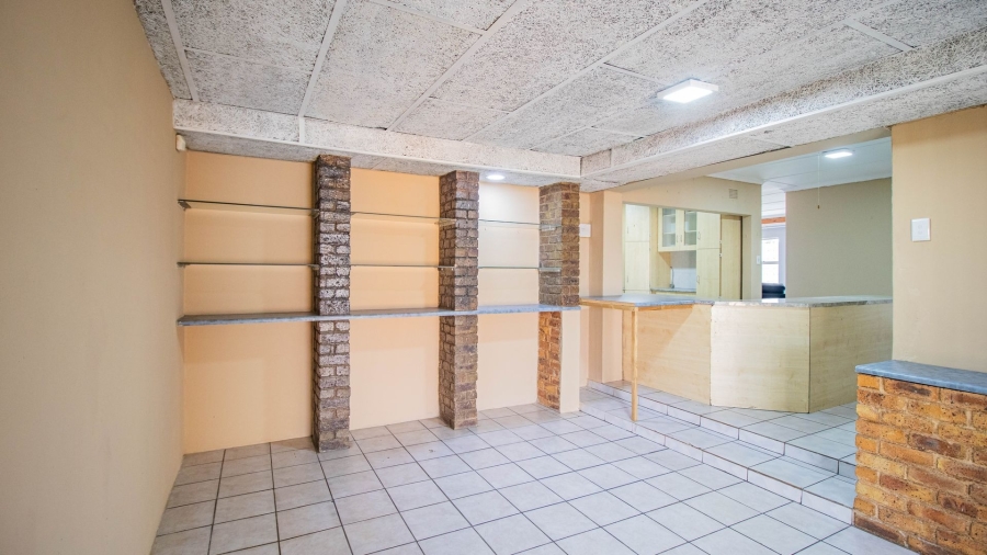 5 Bedroom Property for Sale in Impala Park Gauteng