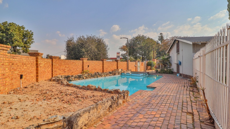 5 Bedroom Property for Sale in Impala Park Gauteng
