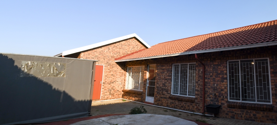 3 Bedroom Property for Sale in Princess A H Gauteng