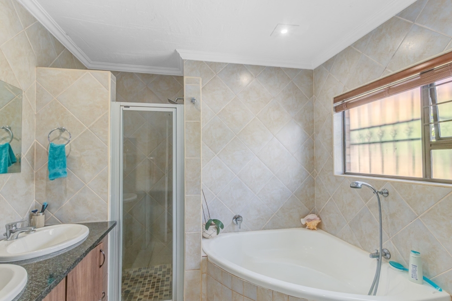 3 Bedroom Property for Sale in North Riding Gauteng