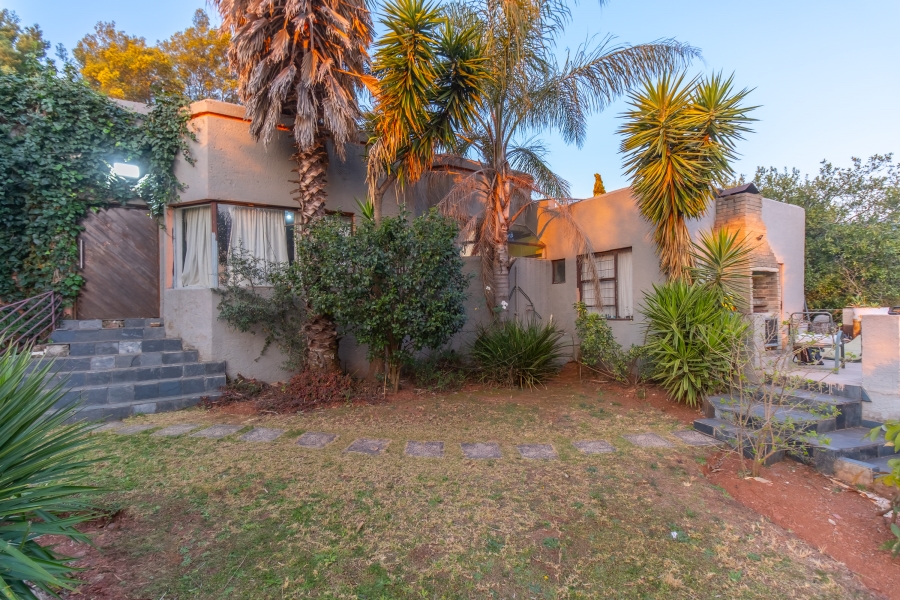 4 Bedroom Property for Sale in Roodekrans Gauteng