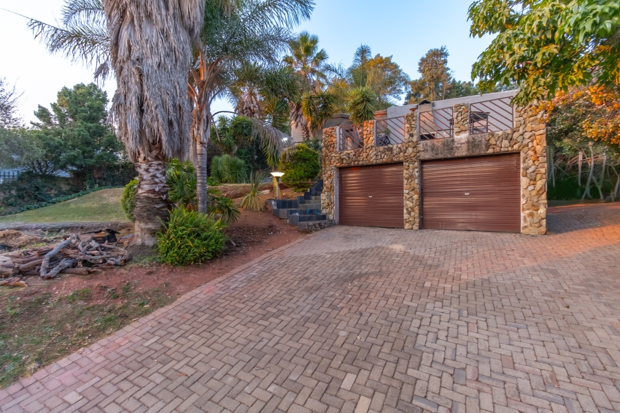 4 Bedroom Property for Sale in Roodekrans Gauteng