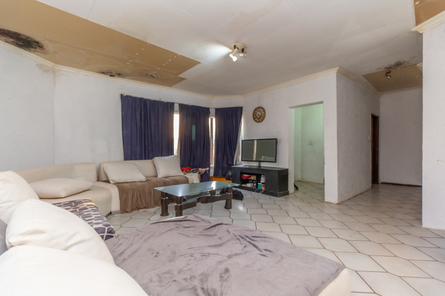 4 Bedroom Property for Sale in Roodekrans Gauteng