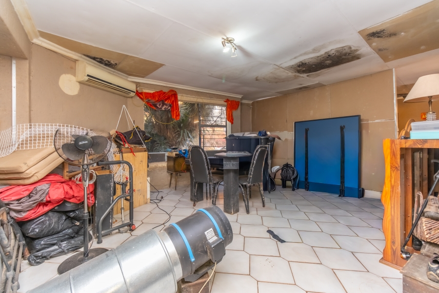 4 Bedroom Property for Sale in Roodekrans Gauteng