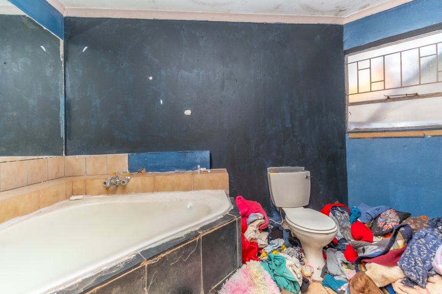 4 Bedroom Property for Sale in Roodekrans Gauteng