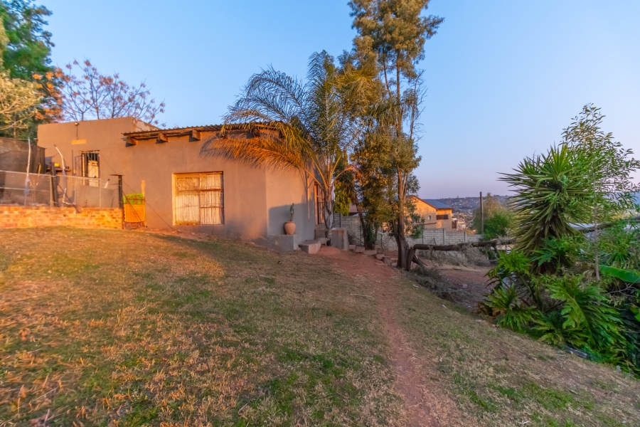 4 Bedroom Property for Sale in Roodekrans Gauteng
