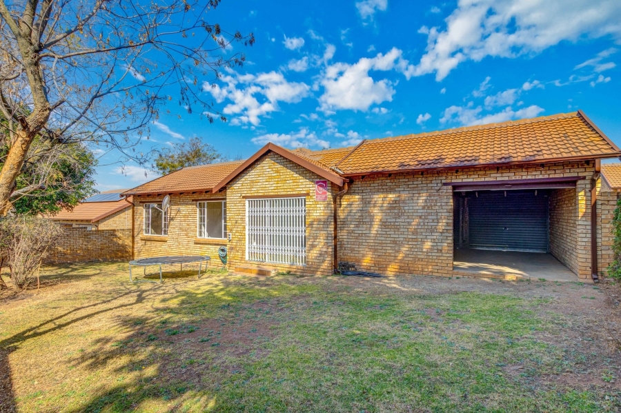 3 Bedroom Property for Sale in Olivedale Gauteng